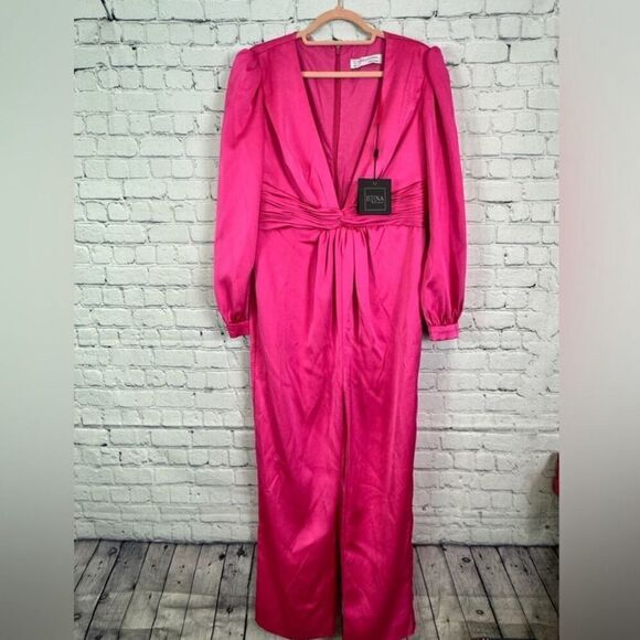 MacDuggal Ieena Plunge Neck Long Sleeve Satin Jumpsuit Size 8 - Picture 4 of 5